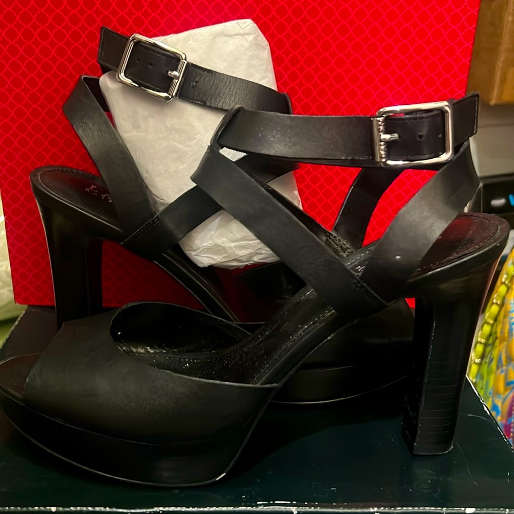 Lauren Ralph Lauren Saydee Leather Platform Heels Burnished Vachetta black